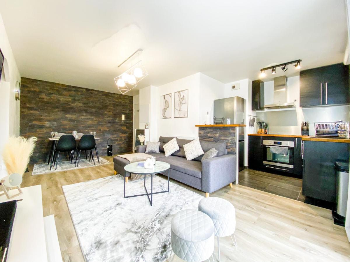 The Grey House - Parking - Piscine - Rer A 6 Min Lejlighed Bussy-Saint-Georges Eksteriør billede