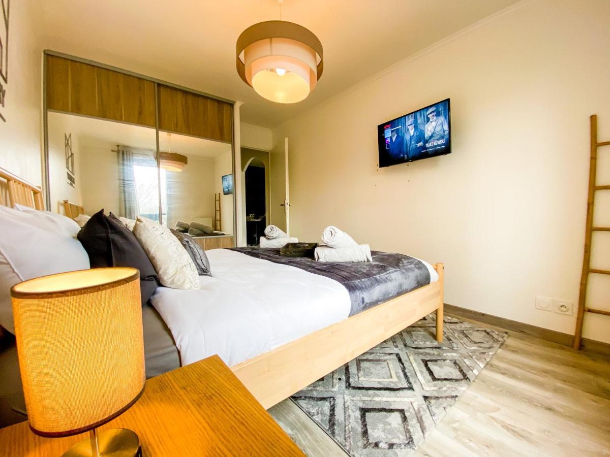 The Grey House - Parking - Piscine - Rer A 6 Min Lejlighed Bussy-Saint-Georges Eksteriør billede