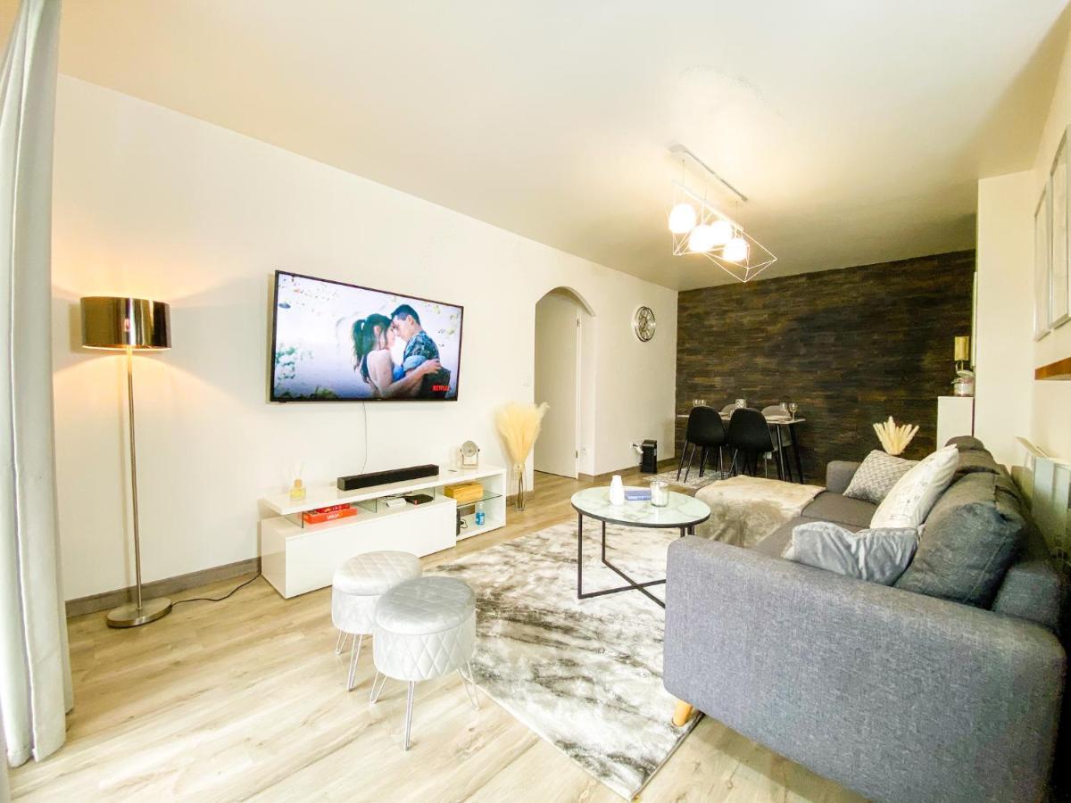 The Grey House - Parking - Piscine - Rer A 6 Min Lejlighed Bussy-Saint-Georges Eksteriør billede